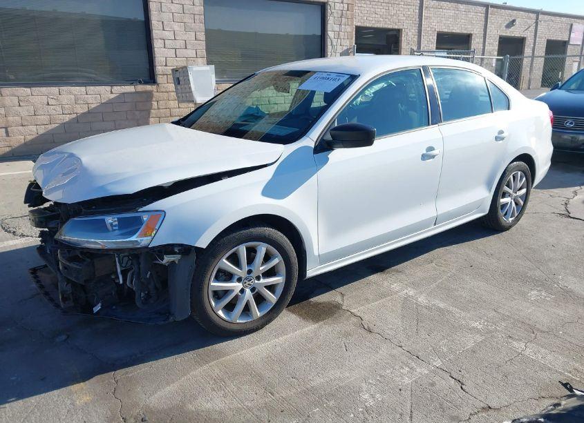 Photo 2 of 2015 Volkswagen Jetta 1.8T SE (VIN 3VWD17AJ8FM283443)