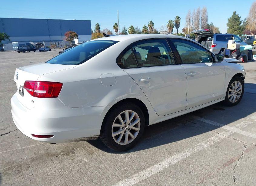 Photo 4 of 2015 Volkswagen Jetta 1.8T SE (VIN 3VWD17AJ8FM283443)