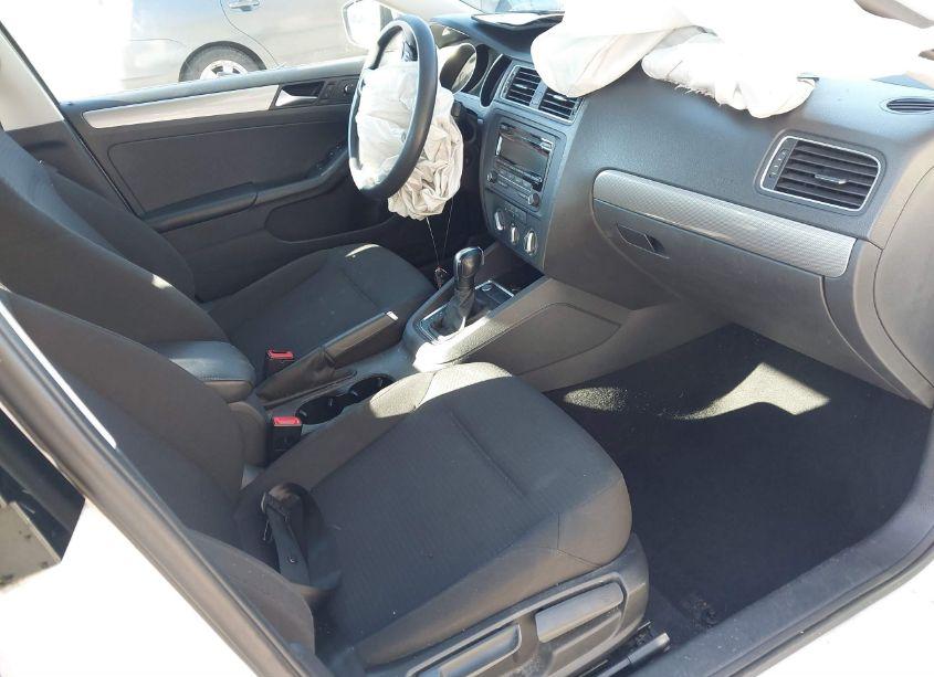 Photo 5 of 2015 Volkswagen Jetta 1.8T SE (VIN 3VWD17AJ8FM283443)