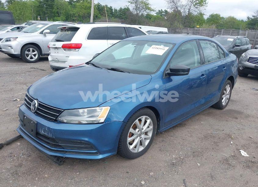 Photo 2 of 2015 Volkswagen Jetta 1.8T SE (VIN 3VWD17AJ8FM287279)