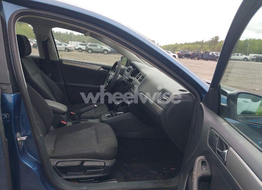 Photo 5 of 2015 Volkswagen Jetta 1.8T SE (VIN 3VWD17AJ8FM287279)