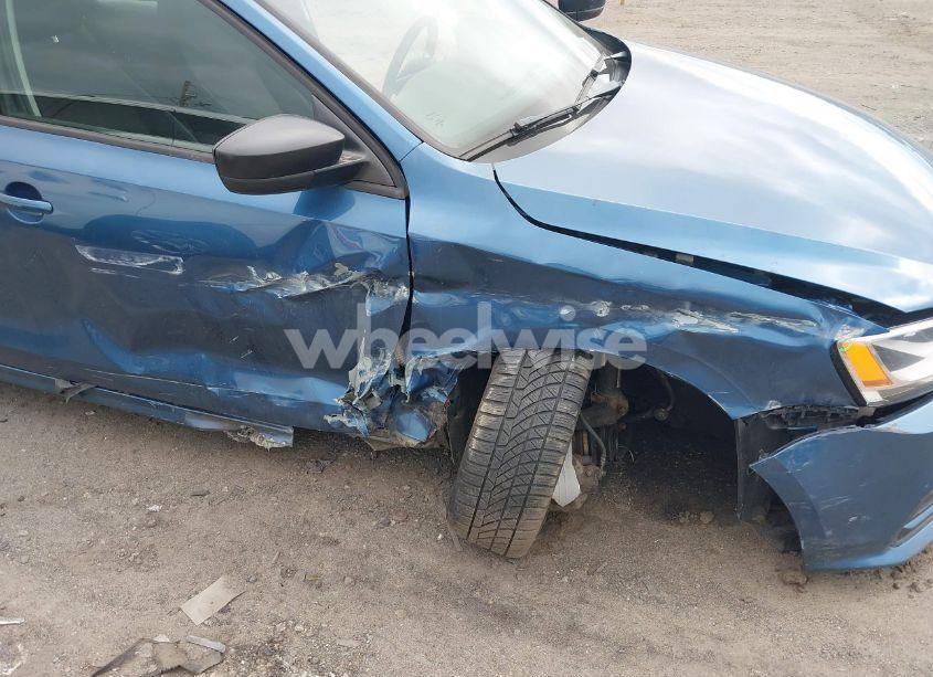 Photo 6 of 2015 Volkswagen Jetta 1.8T SE (VIN 3VWD17AJ8FM287279)