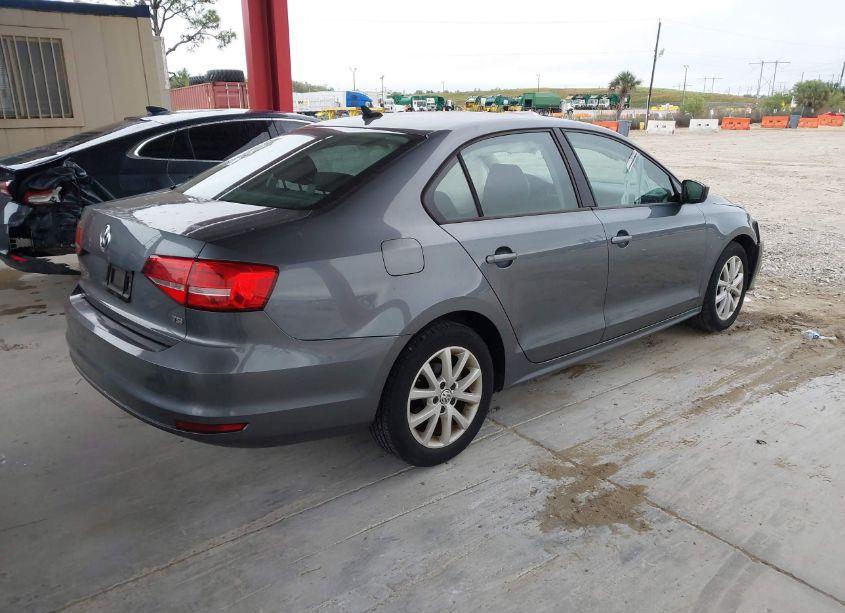 Photo 4 of 2015 Volkswagen Jetta 1.8T SE (VIN 3VWD17AJ8FM314562)