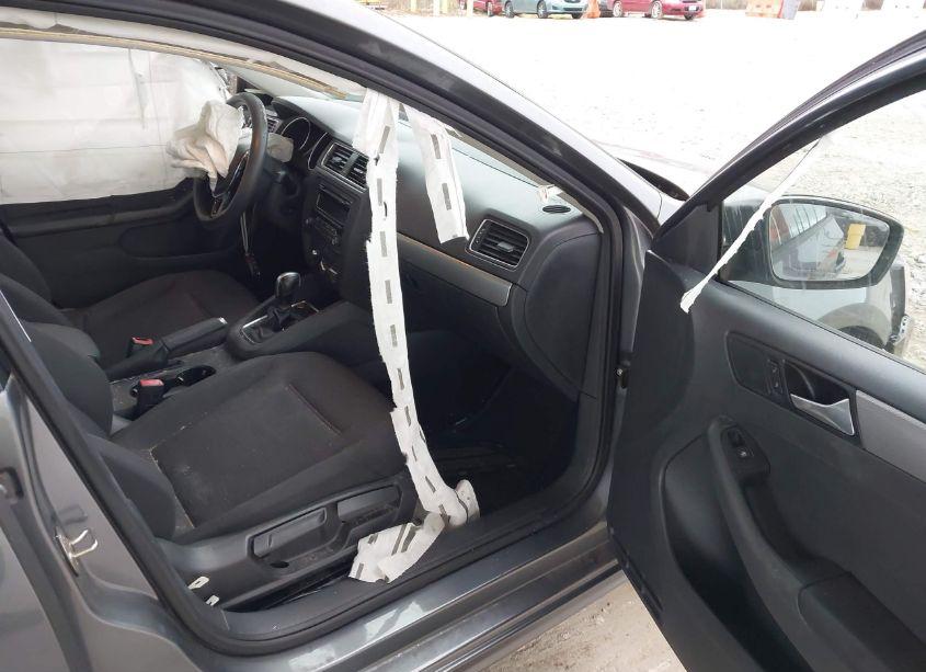 Photo 5 of 2015 Volkswagen Jetta 1.8T SE (VIN 3VWD17AJ8FM314562)