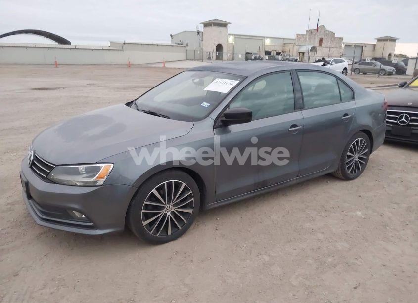 Photo 2 of 2015 Volkswagen Jetta 1.8T SPORT (VIN 3VWD17AJ8FM320667)