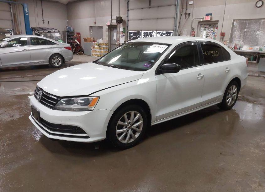 Photo 2 of 2015 Volkswagen Jetta 1.8T SE (VIN 3VWD17AJ8FM340630)
