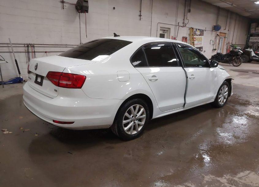Photo 4 of 2015 Volkswagen Jetta 1.8T SE (VIN 3VWD17AJ8FM340630)