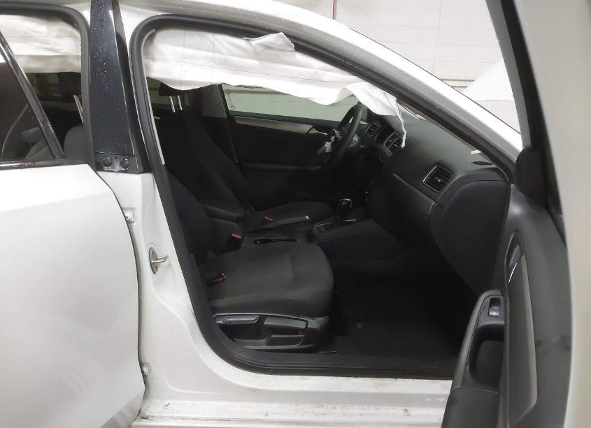 Photo 5 of 2015 Volkswagen Jetta 1.8T SE (VIN 3VWD17AJ8FM340630)