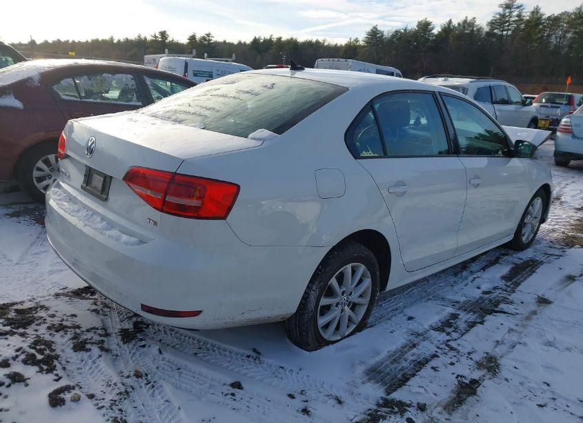 Photo 4 of 2015 Volkswagen Jetta 1.8T SE (VIN 3VWD17AJ8FM401085)