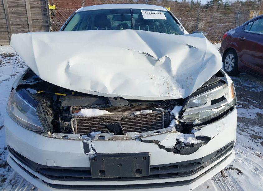 Photo 6 of 2015 Volkswagen Jetta 1.8T SE (VIN 3VWD17AJ8FM401085)