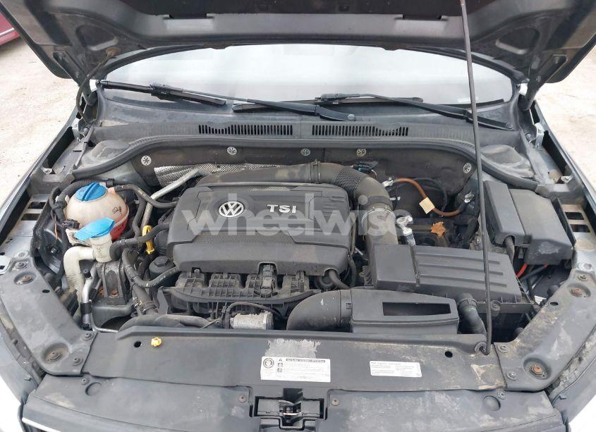 Photo 10 of 2016 Volkswagen Jetta 1.8T SPORT (VIN 3VWD17AJ8GM292211)