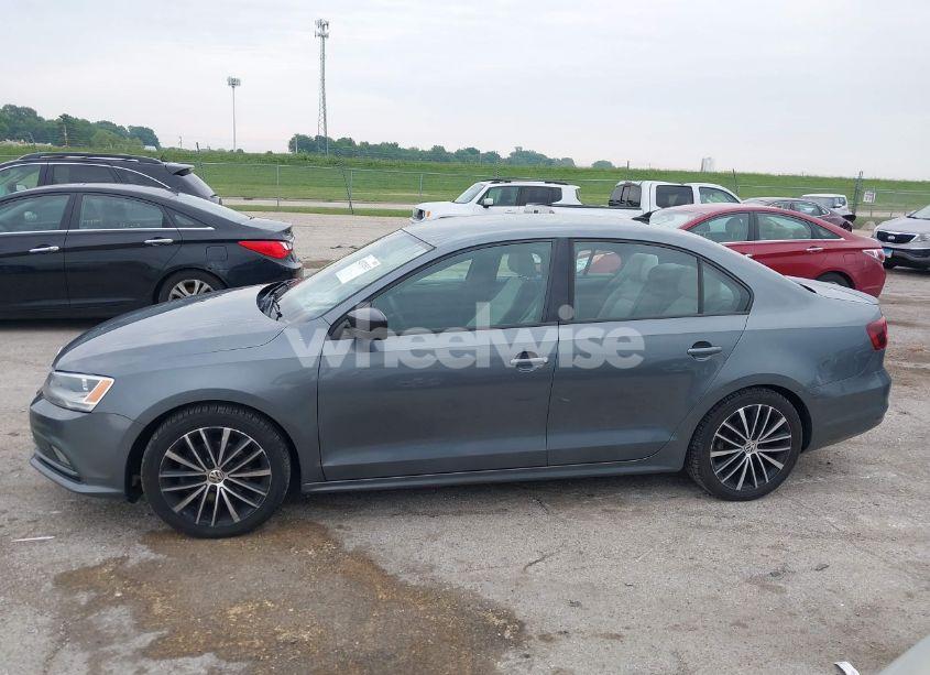 Photo 14 of 2016 Volkswagen Jetta 1.8T SPORT (VIN 3VWD17AJ8GM292211)