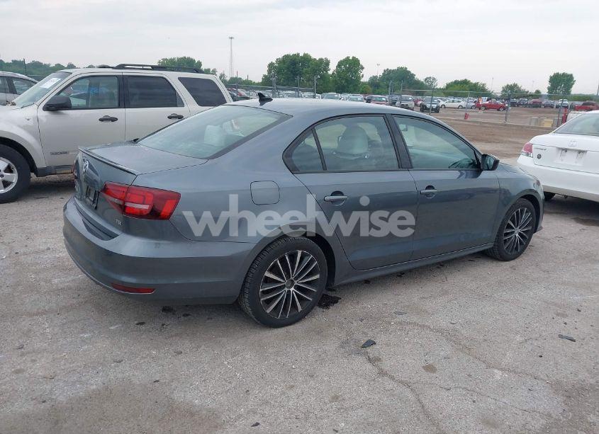 Photo 4 of 2016 Volkswagen Jetta 1.8T SPORT (VIN 3VWD17AJ8GM292211)