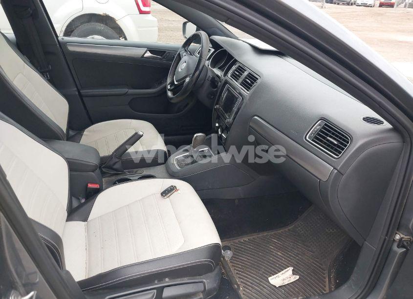 Photo 5 of 2016 Volkswagen Jetta 1.8T SPORT (VIN 3VWD17AJ8GM292211)