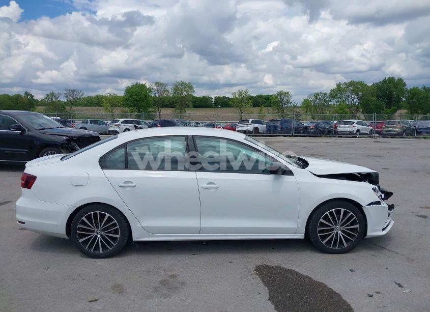Photo 14 of 2016 Volkswagen Jetta 1.8T SPORT (VIN 3VWD17AJ8GM396312)