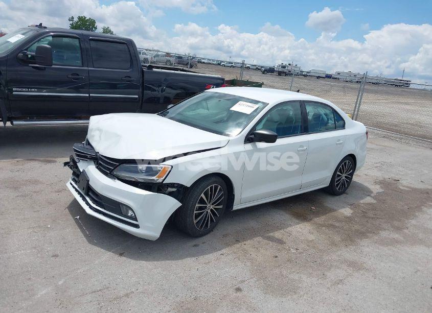 Photo 2 of 2016 Volkswagen Jetta 1.8T SPORT (VIN 3VWD17AJ8GM396312)