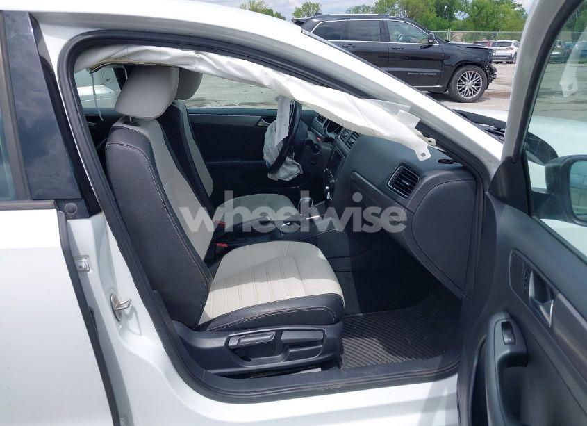 Photo 5 of 2016 Volkswagen Jetta 1.8T SPORT (VIN 3VWD17AJ8GM396312)