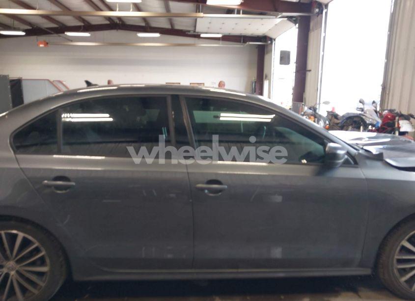 Photo 13 of 2016 Volkswagen Jetta 1.8T SPORT (VIN 3VWD17AJ8GM410208)