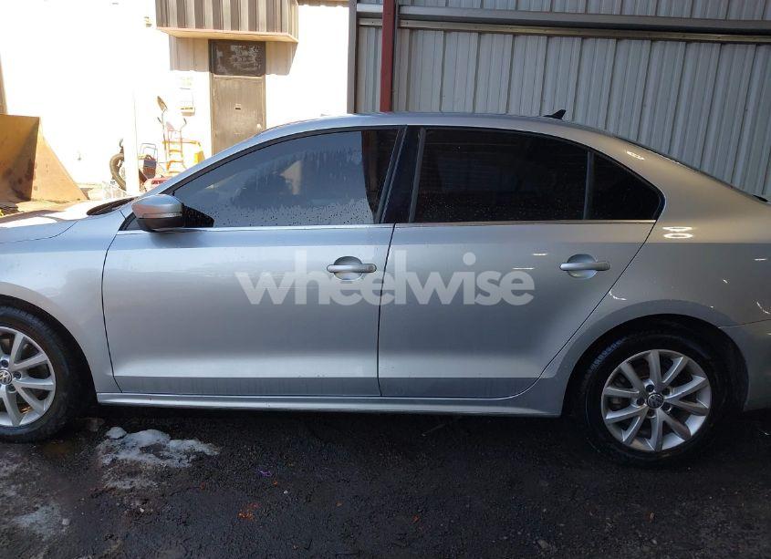 Photo 14 of 2014 Volkswagen Jetta 1.8T SE (VIN 3VWD17AJ9EM320448)