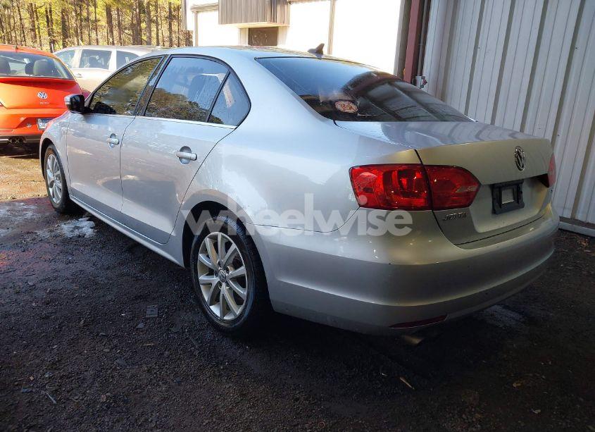 Photo 3 of 2014 Volkswagen Jetta 1.8T SE (VIN 3VWD17AJ9EM320448)