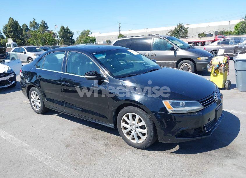 2014 Volkswagen Jetta 1.8T SE (VIN 3VWD17AJ9EM372677) main photo