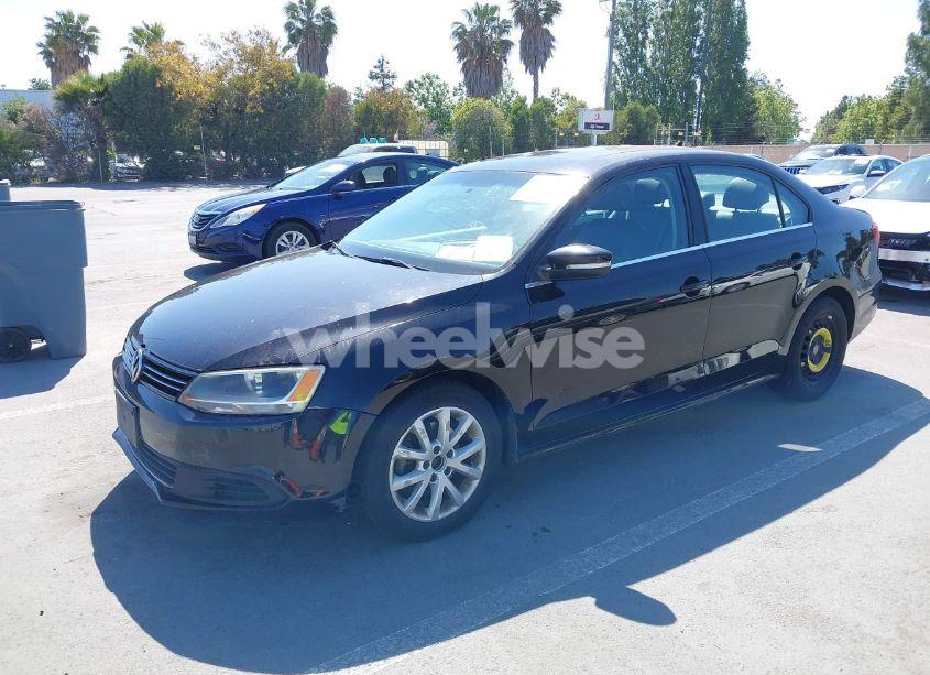 Photo 2 of 2014 Volkswagen Jetta 1.8T SE (VIN 3VWD17AJ9EM372677)
