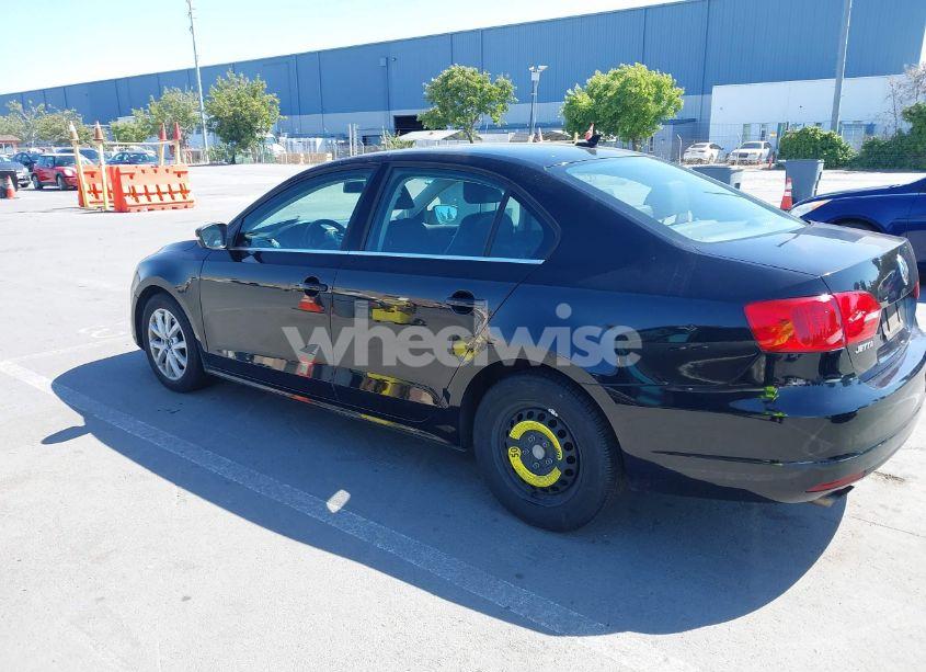 Photo 3 of 2014 Volkswagen Jetta 1.8T SE (VIN 3VWD17AJ9EM372677)