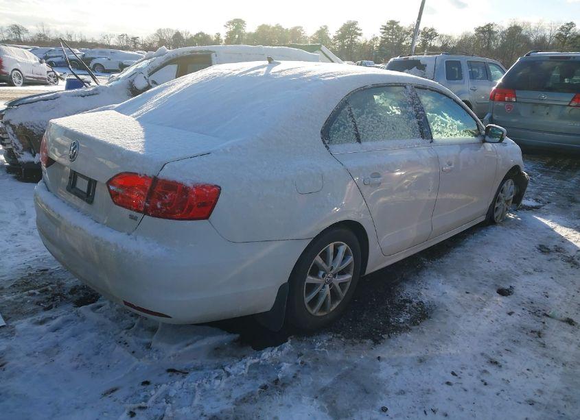 Photo 4 of 2014 Volkswagen Jetta 1.8T SE (VIN 3VWD17AJ9EM390838)