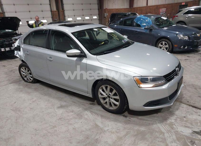 2014 Volkswagen Jetta 1.8T SE (VIN 3VWD17AJ9EM437804) main photo