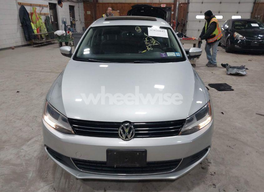Photo 12 of 2014 Volkswagen Jetta 1.8T SE (VIN 3VWD17AJ9EM437804)