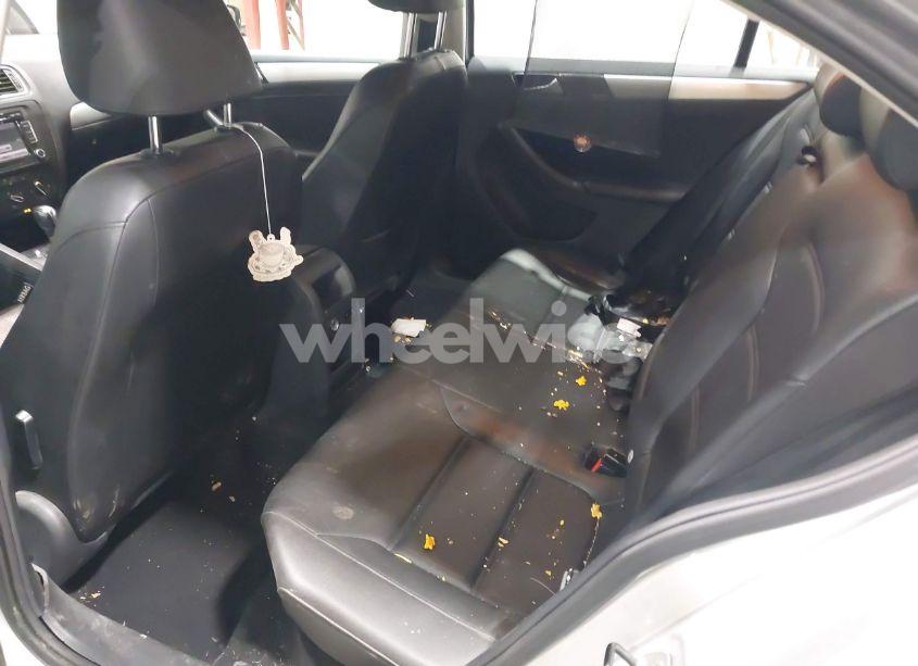 Photo 8 of 2014 Volkswagen Jetta 1.8T SE (VIN 3VWD17AJ9EM437804)