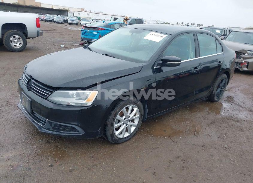 Photo 2 of 2014 Volkswagen Jetta 1.8T SE (VIN 3VWD17AJ9EM444476)