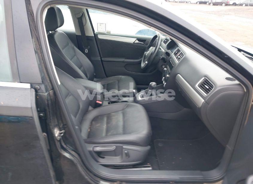 Photo 5 of 2014 Volkswagen Jetta 1.8T SE (VIN 3VWD17AJ9EM444476)