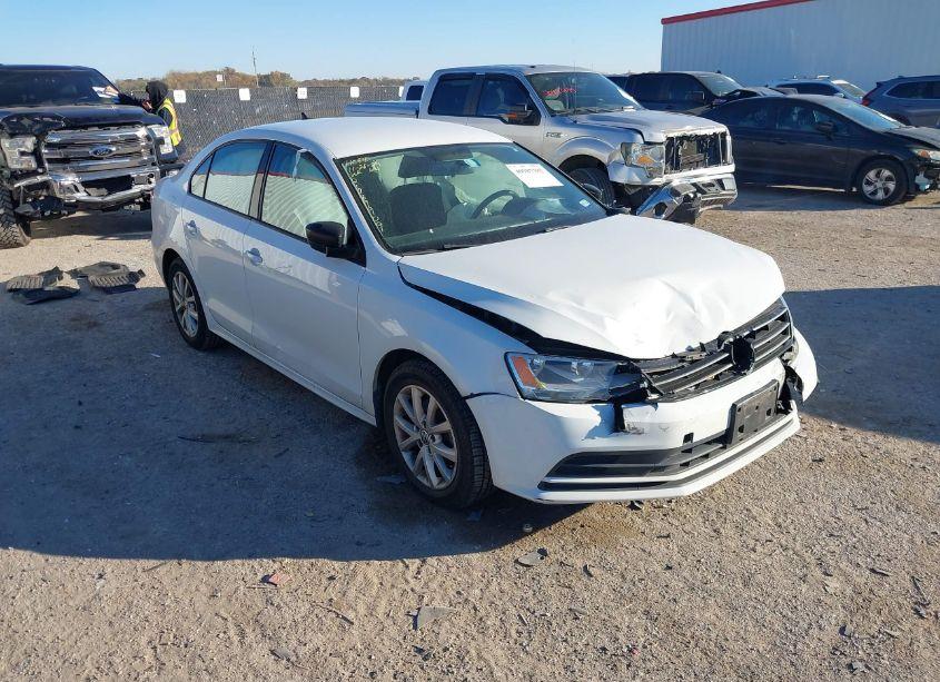 2015 Volkswagen Jetta 1.8T SE (VIN 3VWD17AJ9FM245381) main photo