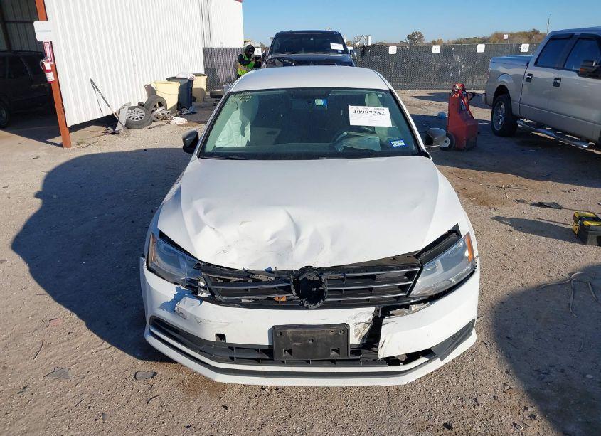 Photo 12 of 2015 Volkswagen Jetta 1.8T SE (VIN 3VWD17AJ9FM245381)