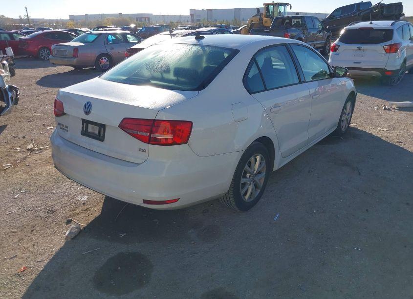 Photo 4 of 2015 Volkswagen Jetta 1.8T SE (VIN 3VWD17AJ9FM245381)