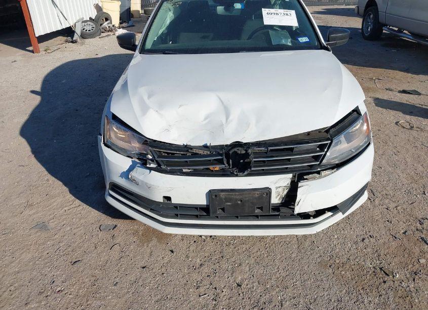 Photo 6 of 2015 Volkswagen Jetta 1.8T SE (VIN 3VWD17AJ9FM245381)