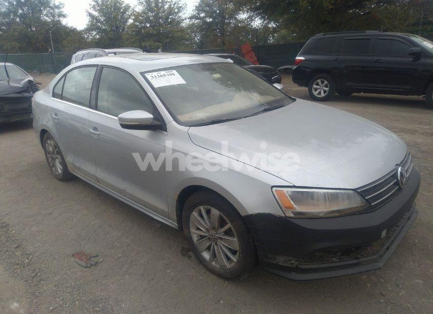 2015 Volkswagen Jetta 1.8T SE (VIN 3VWD17AJ9FM258390) main photo