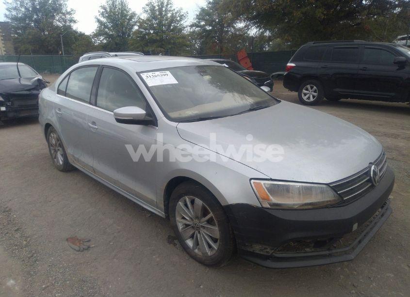 Photo 3 of 2015 Volkswagen Jetta 1.8T SE (VIN 3VWD17AJ9FM258390)