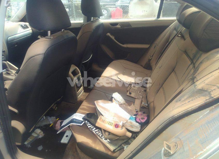 Photo 8 of 2015 Volkswagen Jetta 1.8T SE (VIN 3VWD17AJ9FM258390)