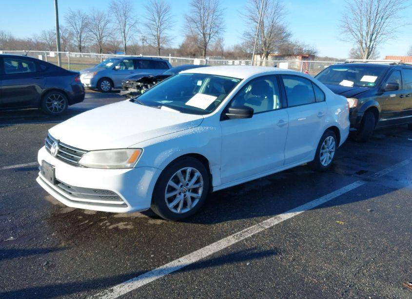 Photo 2 of 2015 Volkswagen Jetta 1.8T SE (VIN 3VWD17AJ9FM263086)