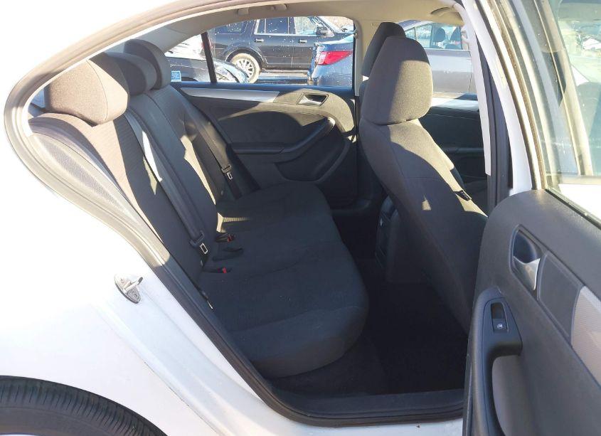 Photo 8 of 2015 Volkswagen Jetta 1.8T SE (VIN 3VWD17AJ9FM263086)