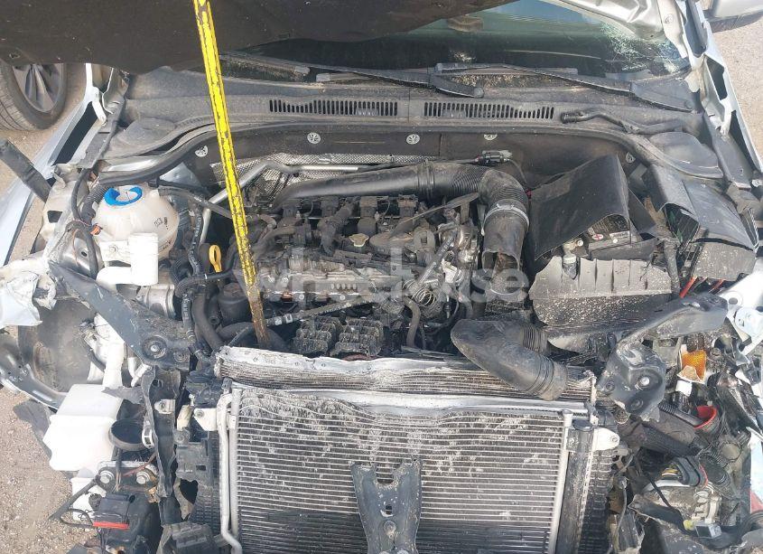 Photo 10 of 2015 Volkswagen Jetta 1.8T SE (VIN 3VWD17AJ9FM274069)