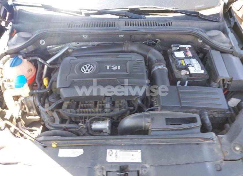 Photo 10 of 2015 Volkswagen Jetta 1.8T SE (VIN 3VWD17AJ9FM298291)