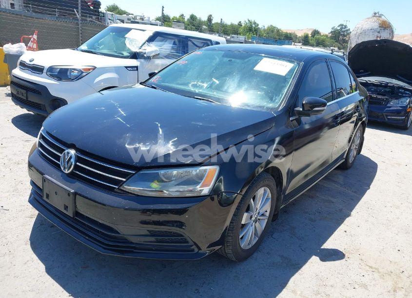 Photo 2 of 2015 Volkswagen Jetta 1.8T SE (VIN 3VWD17AJ9FM298291)