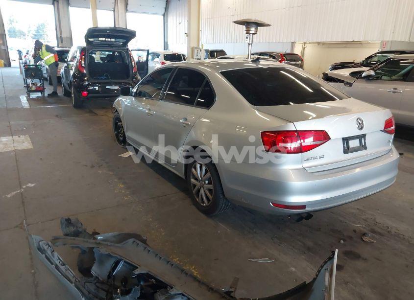 Photo 3 of 2015 Volkswagen Jetta 1.8T SE (VIN 3VWD17AJ9FM302968)