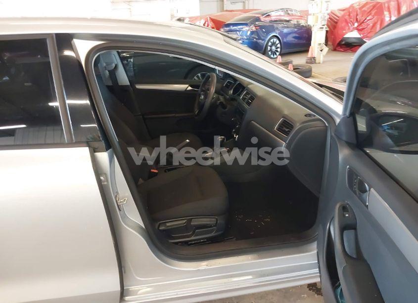 Photo 5 of 2015 Volkswagen Jetta 1.8T SE (VIN 3VWD17AJ9FM302968)