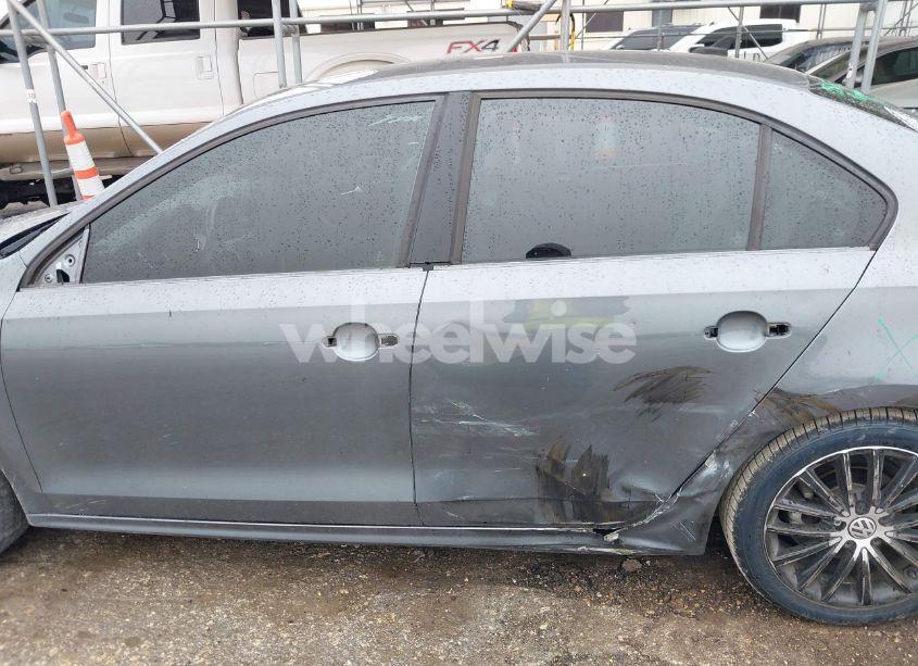 Photo 15 of 2015 Volkswagen Jetta 1.8T SPORT (VIN 3VWD17AJ9FM320693)