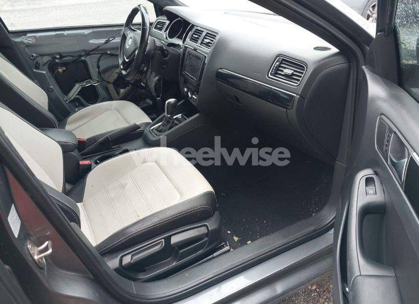 Photo 5 of 2015 Volkswagen Jetta 1.8T SPORT (VIN 3VWD17AJ9FM320693)