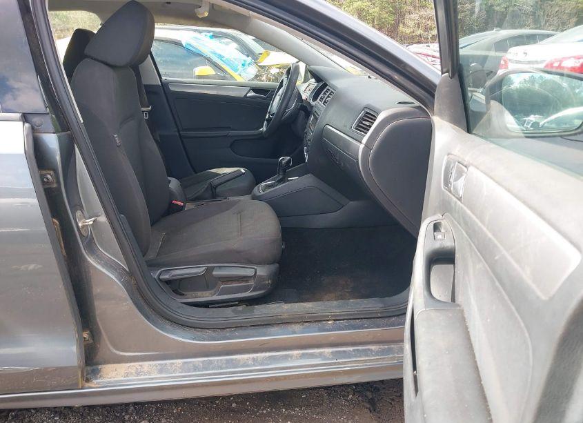 Photo 5 of 2015 Volkswagen Jetta 1.8T SE (VIN 3VWD17AJ9FM336246)